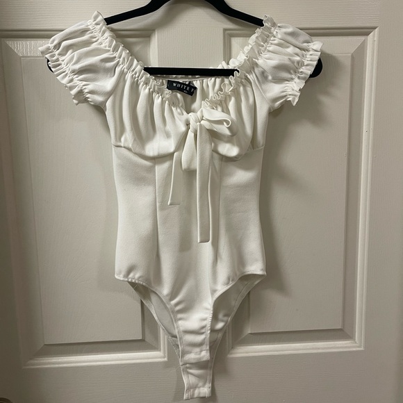 White Fox off the shoulder bodysuit - Picture 1 of 3